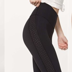 Lululemon Ornate Crop 17” Eyelet Embroidery Lace Black Capri Leggings 6